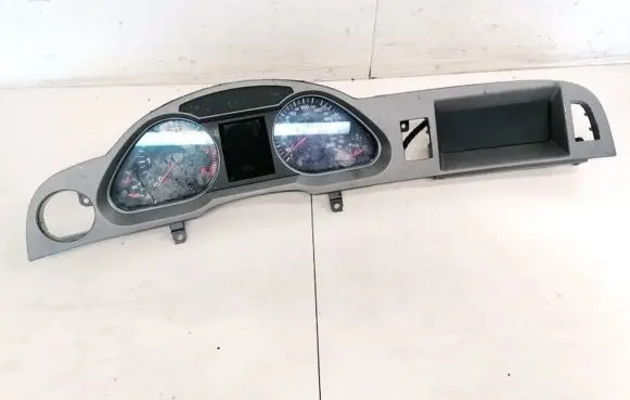 Audi A6 S6 C6 4F Speedometer (instrument cluster) 4F0919603 A2C53080033
