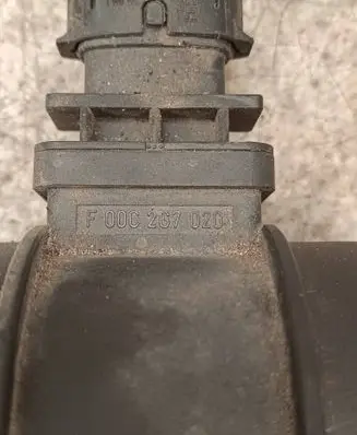Iveco Daily 35.8 - 9 Mass air flow meter F00C2G7020