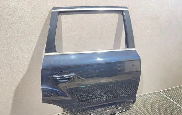 Audi Q7 4L Rear door 