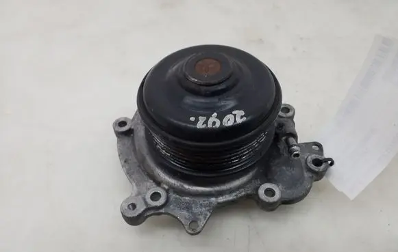 Mercedes-Benz E W212 Water pump A6422002001
