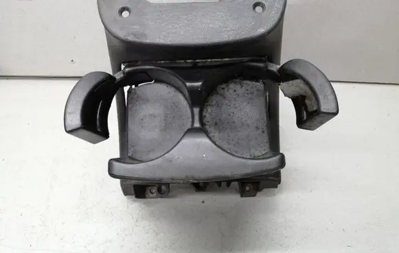 Cup holder front