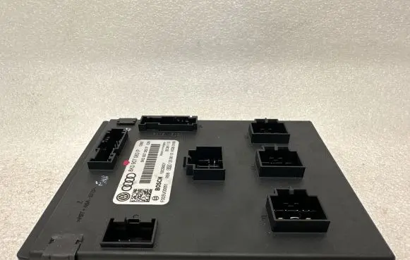 Audi A4 S4 B8 8K Comfort/convenience module 8K0907063P