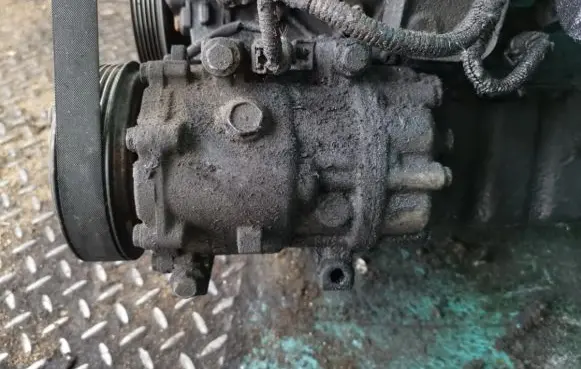 Volvo V50 Air conditioning (A/C) compressor (pump) SD7VD0S01