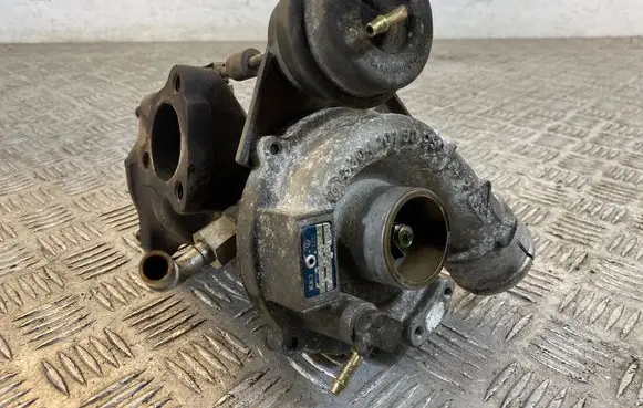 Audi A4 S4 B6 8E 8H Turbo 058145703J