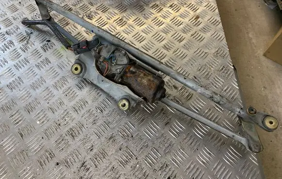 Jeep Grand Cherokee (WJ) Front wiper linkage 
