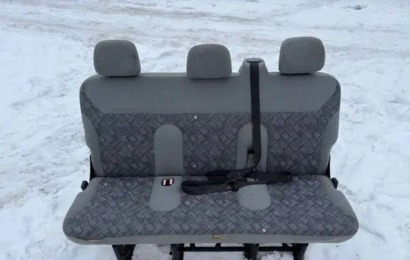 Opel Vivaro Rear seat 