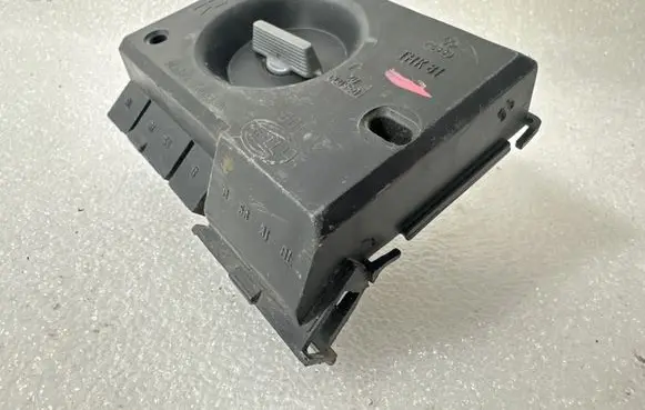 Audi 80 90 S2 B4 Tail light bulb cover holder THK81 CL09ED