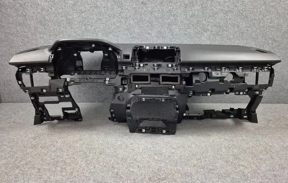 Dacia Sandero III Dashboard 681002279R 681010919R