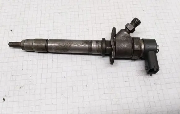 Volvo V70 Fuel injector 8658352 0445110078