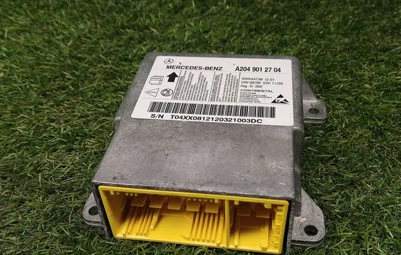 Mercedes-Benz C W204 Airbag control unit/module A2049012704 5WK44739