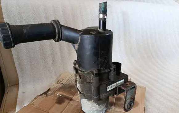 Citroen C4 I Power steering pump 9670308780 113092