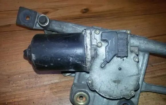 Ford Mondeo MK I Wiper motor 93bb17b571cc