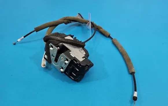 Renault Koleos I Front door lock IMPRK1591411