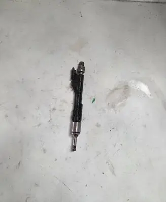 BMW 7 F01 F02 F03 F04 Fuel injector 0261500186