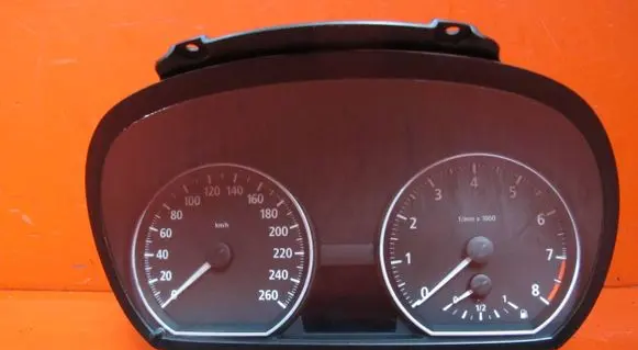 BMW 1 E81 E87 Speedometer (instrument cluster) 1024942 9122589
