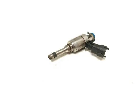 KIA Sportage Fuel injector 353102B130