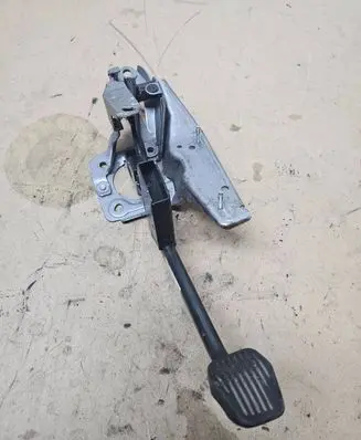Ford Grand C-MAX Brake pedal AV612467CE 11761M07