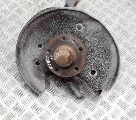 Rear wheel hub