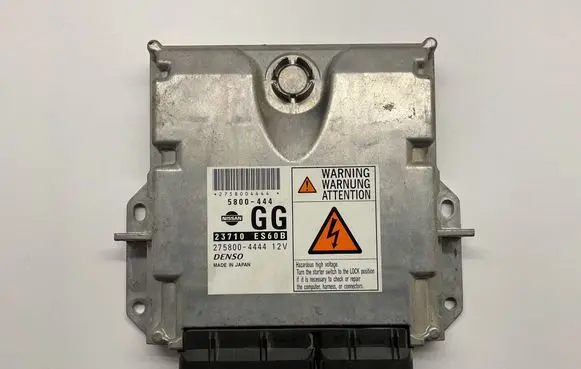Nissan X-Trail T30 Engine control unit/module 23710ES60B 5800444 2758004444