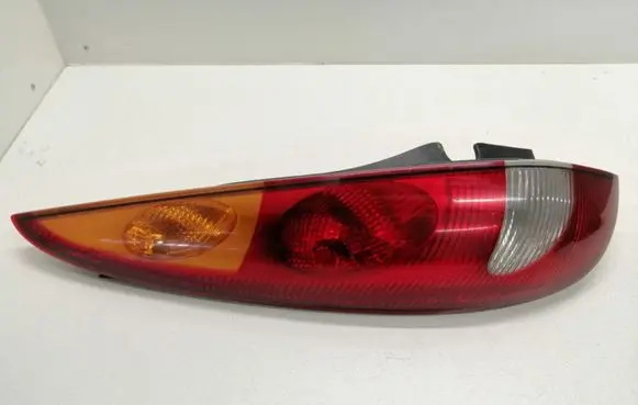 Nissan Almera Tino Rear/tail lights 5251