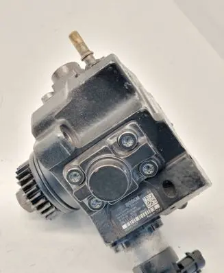 Nissan X-Trail T32 Fuel injection high pressure pump 167005114R 7586449 0445010406
