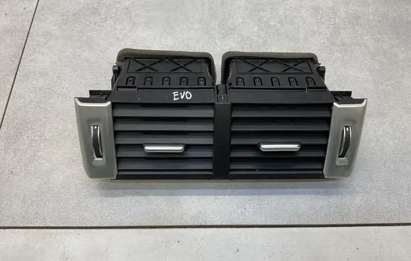 Land Rover Range Rover Evoque L538 Dash center air vent grill GJ32014L21AB