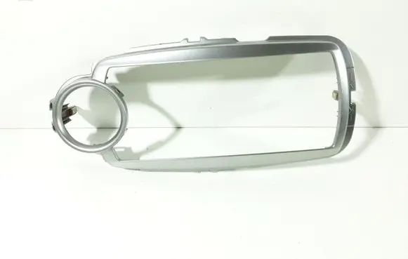Toyota Yaris Radio/GPS head unit trim 864510D010 20563