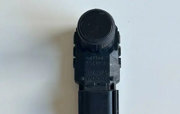 Toyota RAV 4 (XA40) Parking PDC sensor 4206050470 07B12 5047007B12