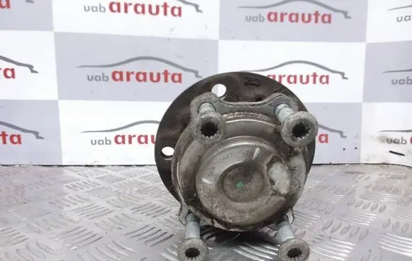 BMW M5 Front wheel hub 2284375