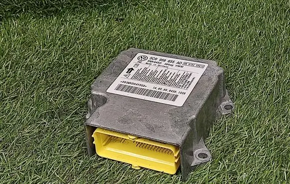 Volkswagen Jetta VI Airbag control unit/module 5C0959655AD 5WK44531