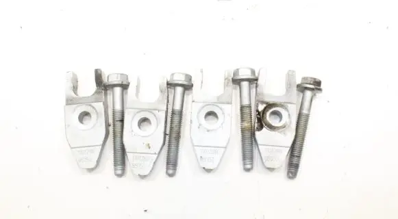 Opel Insignia A Fuel Injector clamp holder