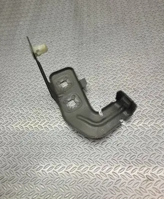 BMW 4 F36 Gran coupe Fender mounting bracket 7255821