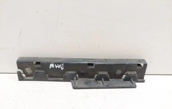 Front bumper mounting bracket