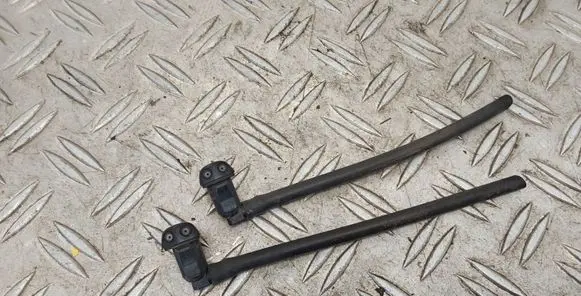 Toyota RAV 4 (XA20) Windshield washer spray nozzle 