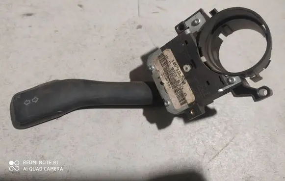 Volkswagen PASSAT B5.5 Indicator stalk 8L0953513G