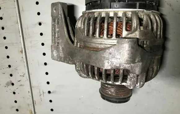 Volvo V70 Generator/alternator 8676498 0124525029
