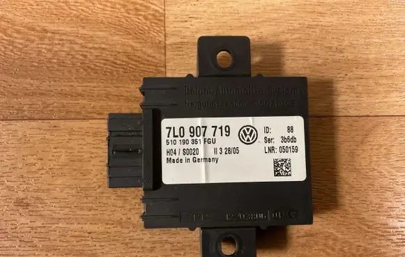 Porsche Cayenne (9PA) Alarm control unit/module 7L0907719 510190351 H04S0020