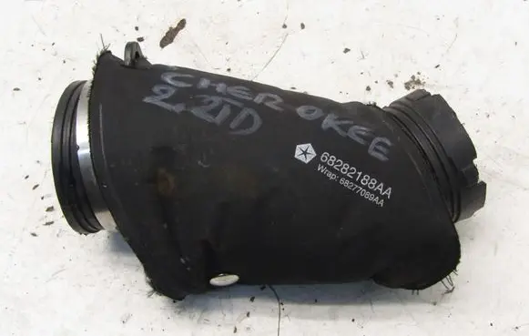 Jeep Cherokee Air intake hose/pipe 68282188AA