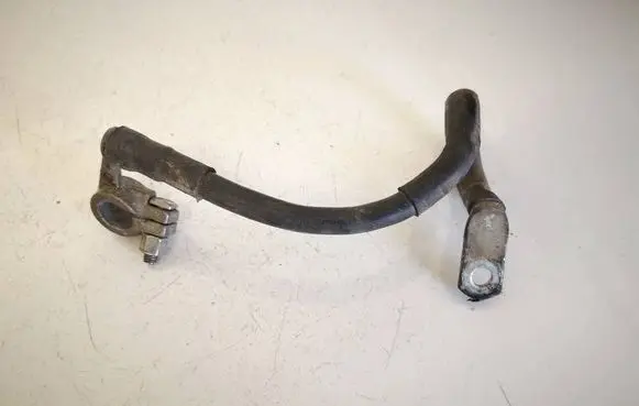 Skoda Octavia Mk2 (1Z) Positive cable (battery) 