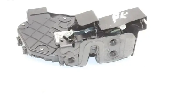 Land Rover Discovery 4 - LR4 Coupe door lock (next to the handle) 6W8A21813AE
