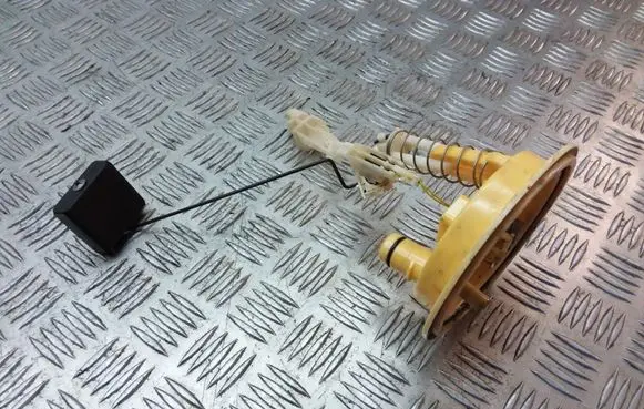 BMW 7 E65 E66 Fuel level sensor 6760539