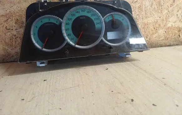 Toyota Corolla Verso E121 Speedometer (instrument cluster) 838000F091 MB2574308260