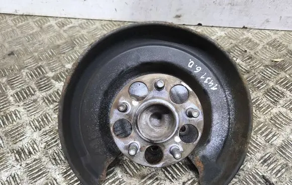 Toyota Prius (XW30) Rear wheel hub 895445204Q