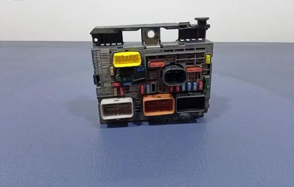 Citroen C4 Grand Picasso Fuse box set 9664706280