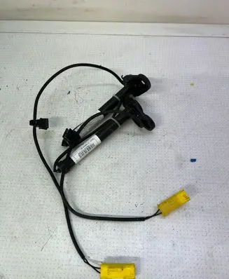 Engine bonnet/hood hinges