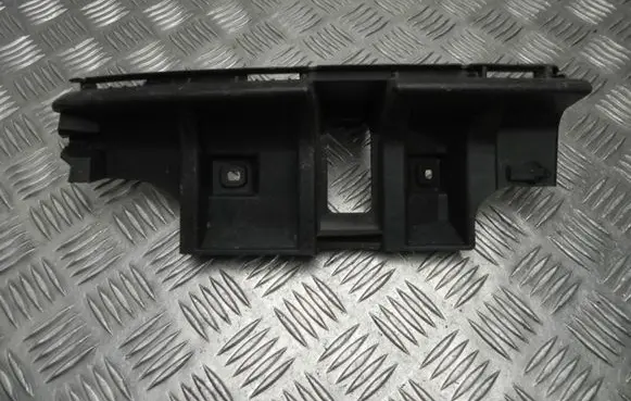 Volvo C30 Front bumper mounting bracket 30657218 T4698
