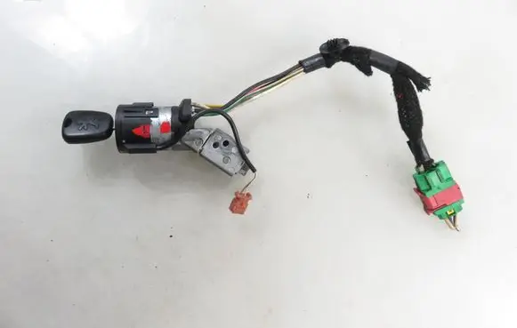Peugeot 307 Ignition lock 9632897680