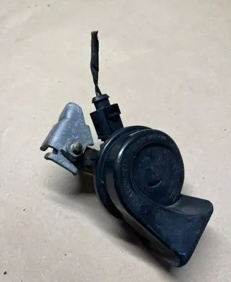 Volkswagen Polo V 6R Horn signal 703881157