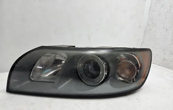 Volvo V50 Headlight/headlamp 30698885