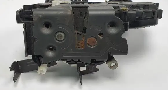 Volvo C70 Front door lock 30753658